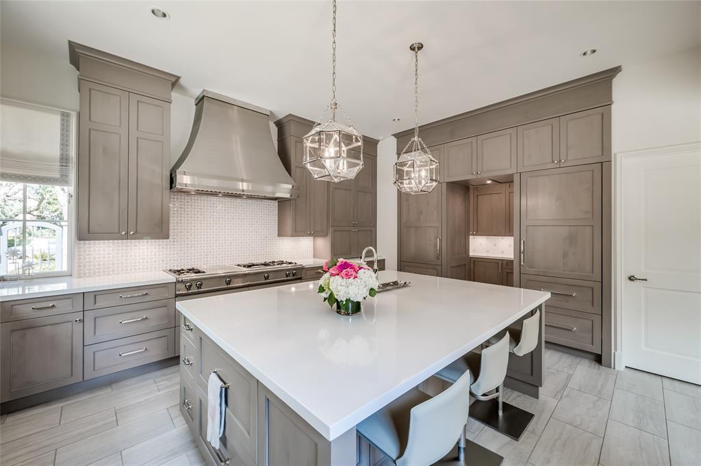 2131 Brentwood Drive, Houston, Texas image 19
