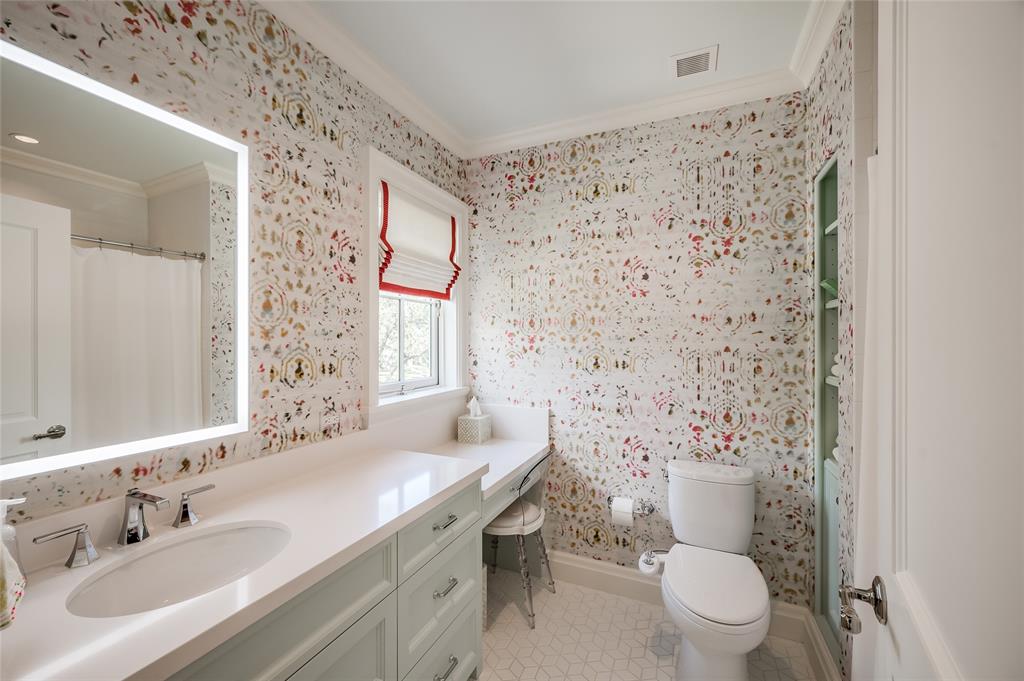 2131 Brentwood Drive, Houston, Texas image 45