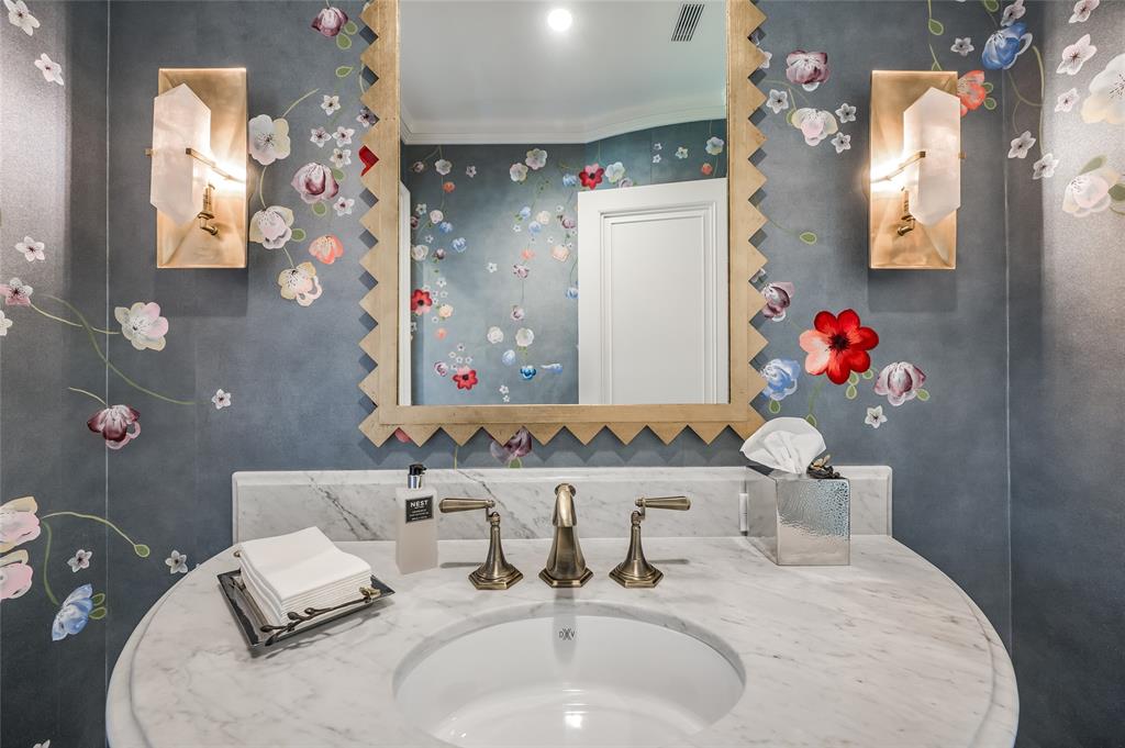 2131 Brentwood Drive, Houston, Texas image 12