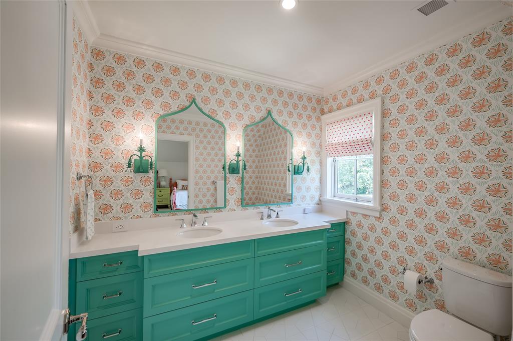2131 Brentwood Drive, Houston, Texas image 43