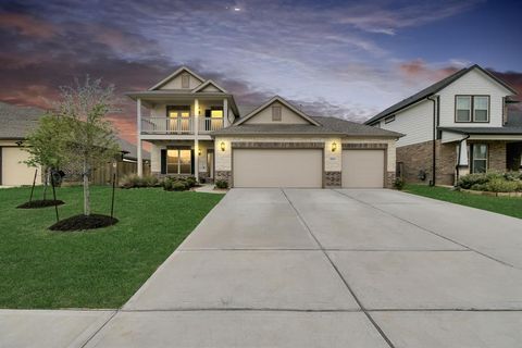 Single Family Residence in Baytown TX 9303 Hartford Valley Trail.jpg