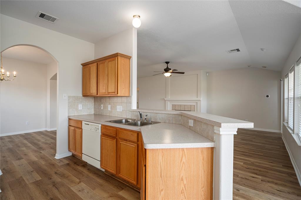 1230 Shirleen Drive, Stafford, Texas image 18