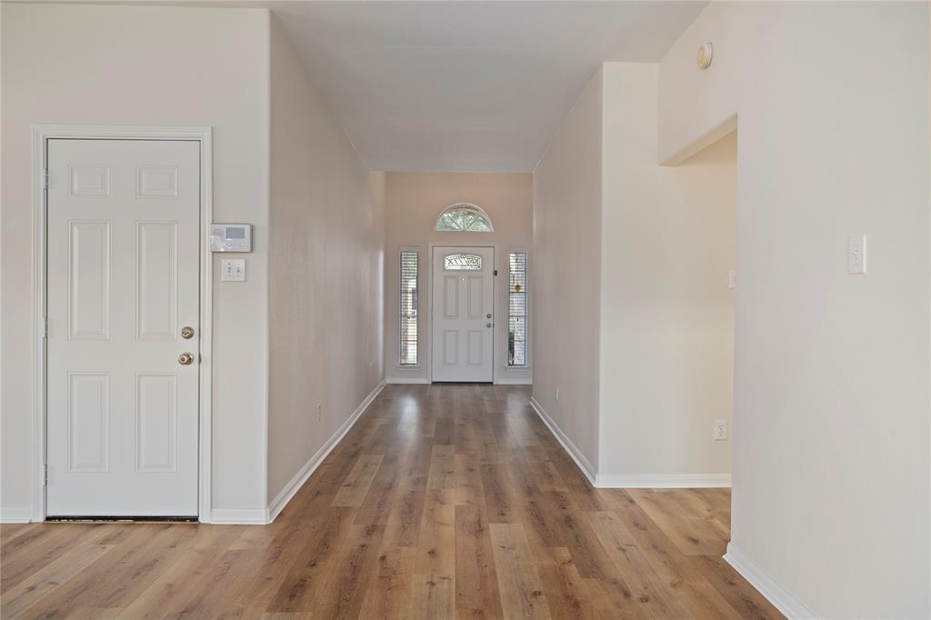 1230 Shirleen Drive, Stafford, Texas image 5