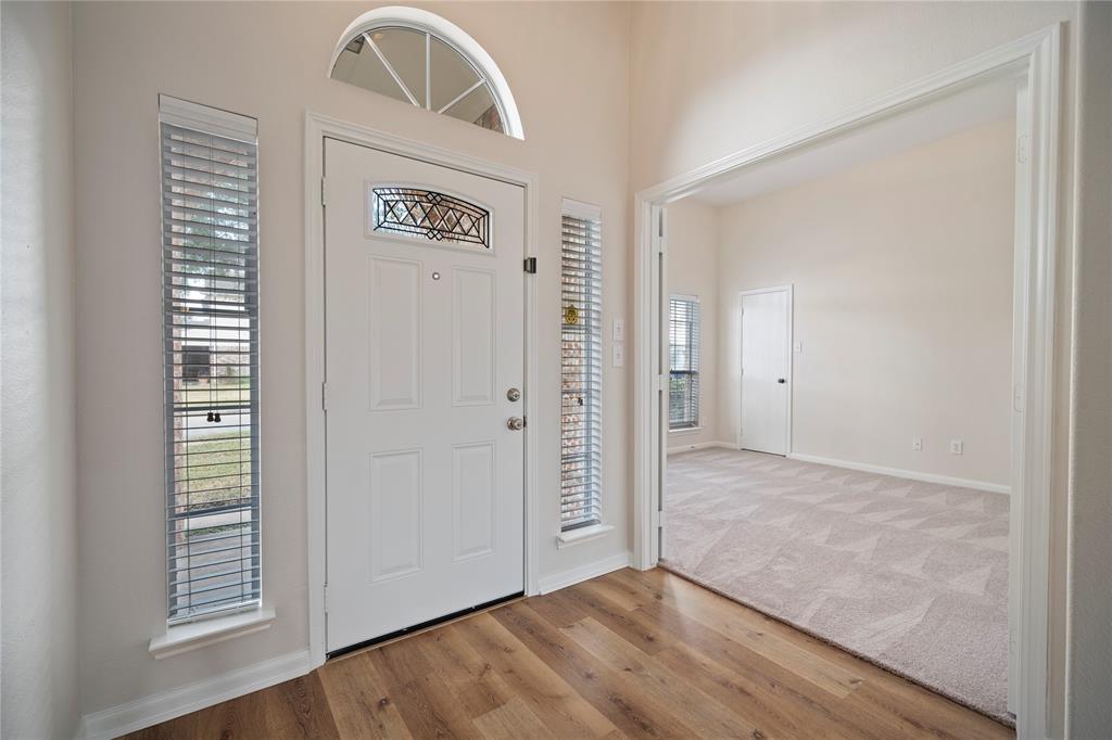 1230 Shirleen Drive, Stafford, Texas image 6