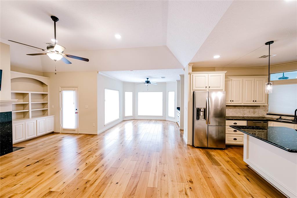 7 New Oak Trail, Humble, Texas image 30
