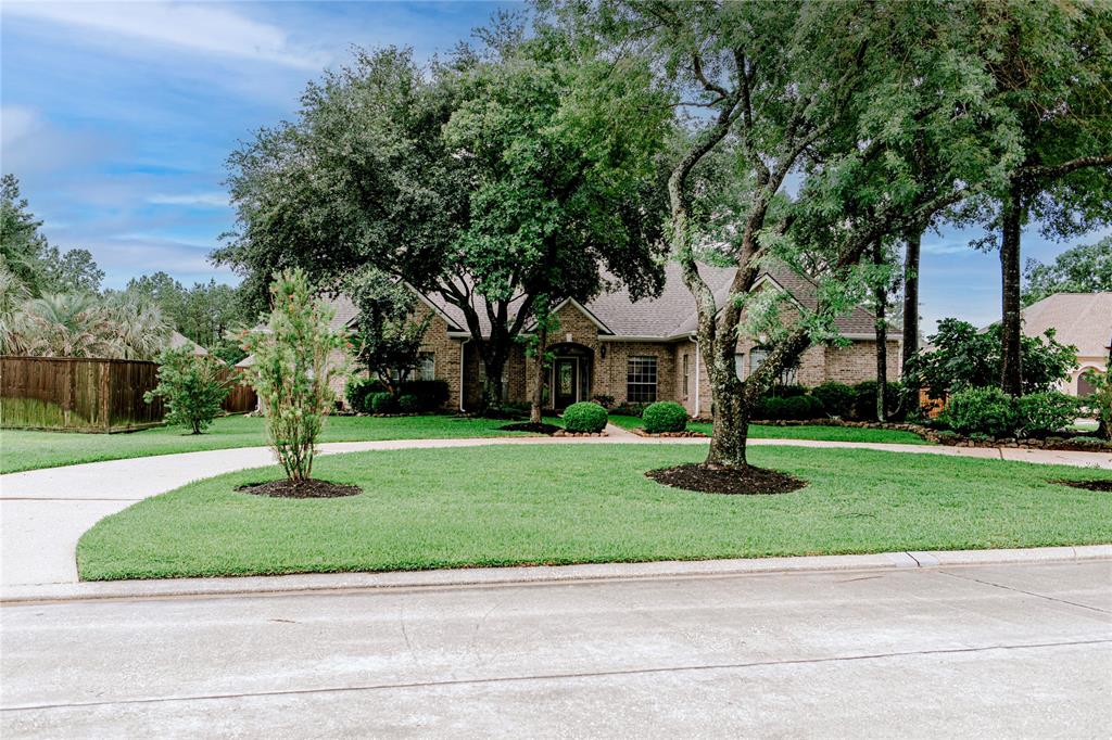 7 New Oak Trail, Humble, Texas image 1