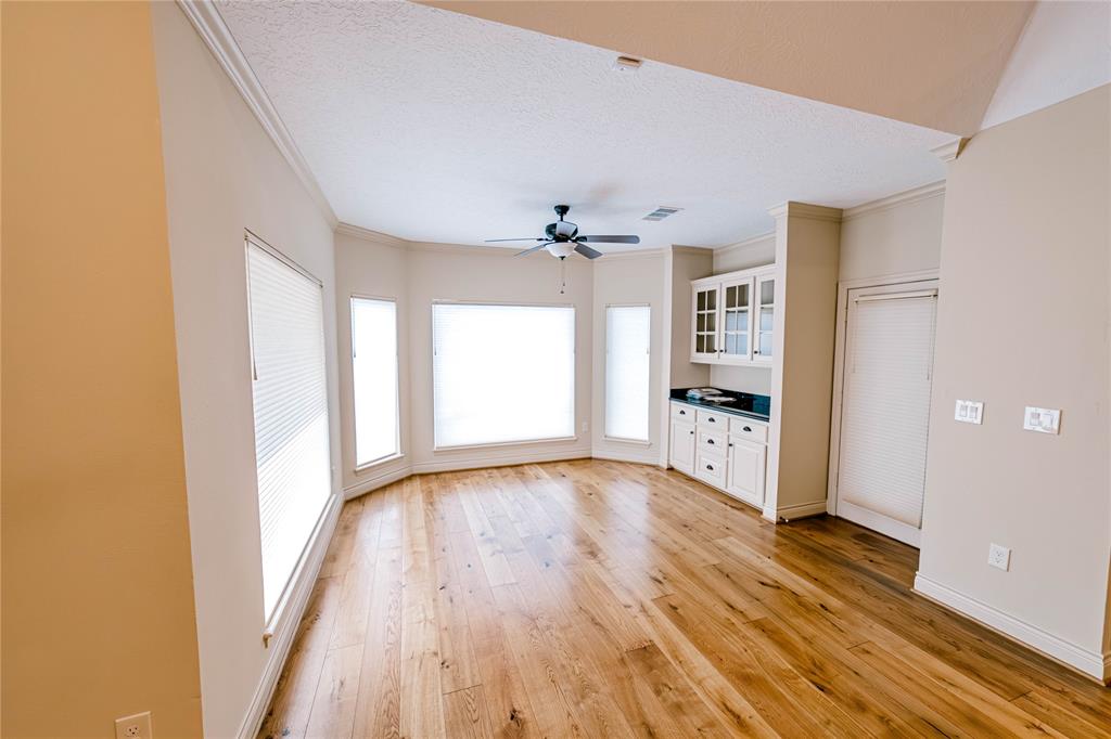 7 New Oak Trail, Humble, Texas image 32