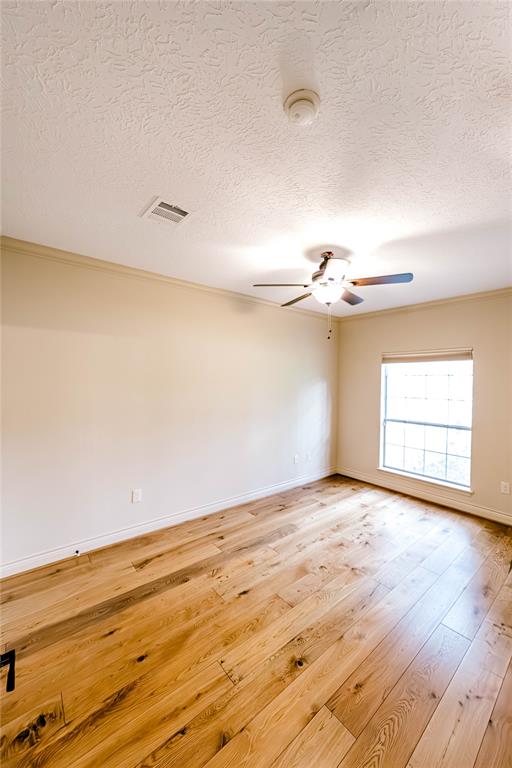 7 New Oak Trail, Humble, Texas image 13