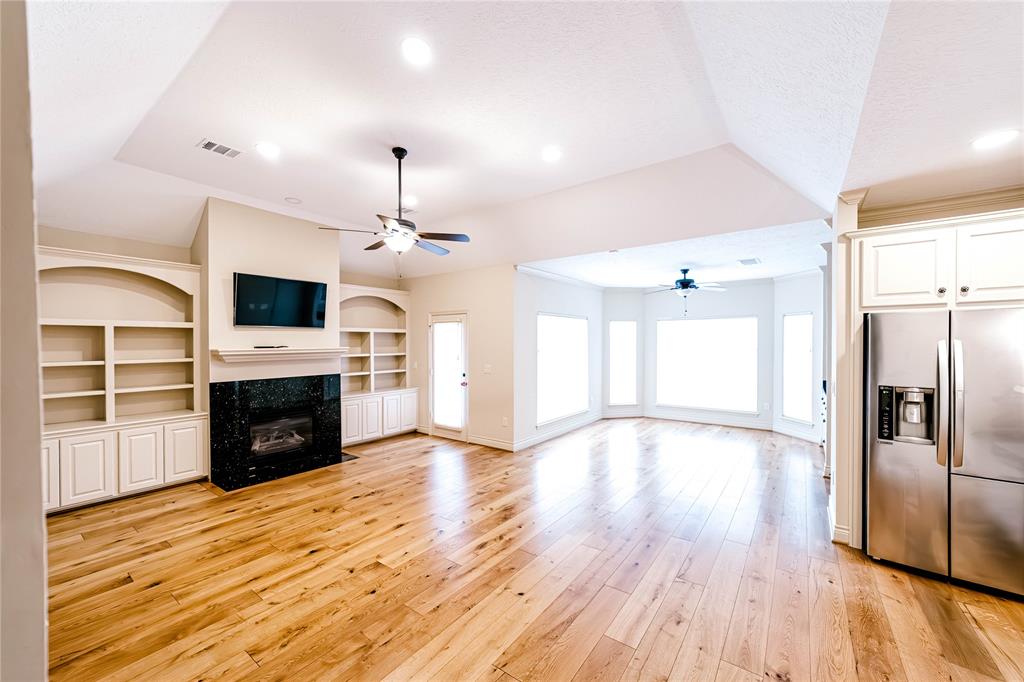 7 New Oak Trail, Humble, Texas image 29