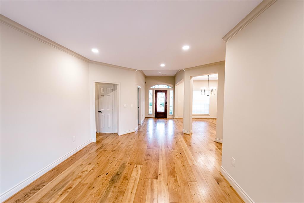 7 New Oak Trail, Humble, Texas image 10