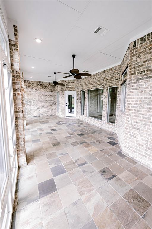 7 New Oak Trail, Humble, Texas image 42