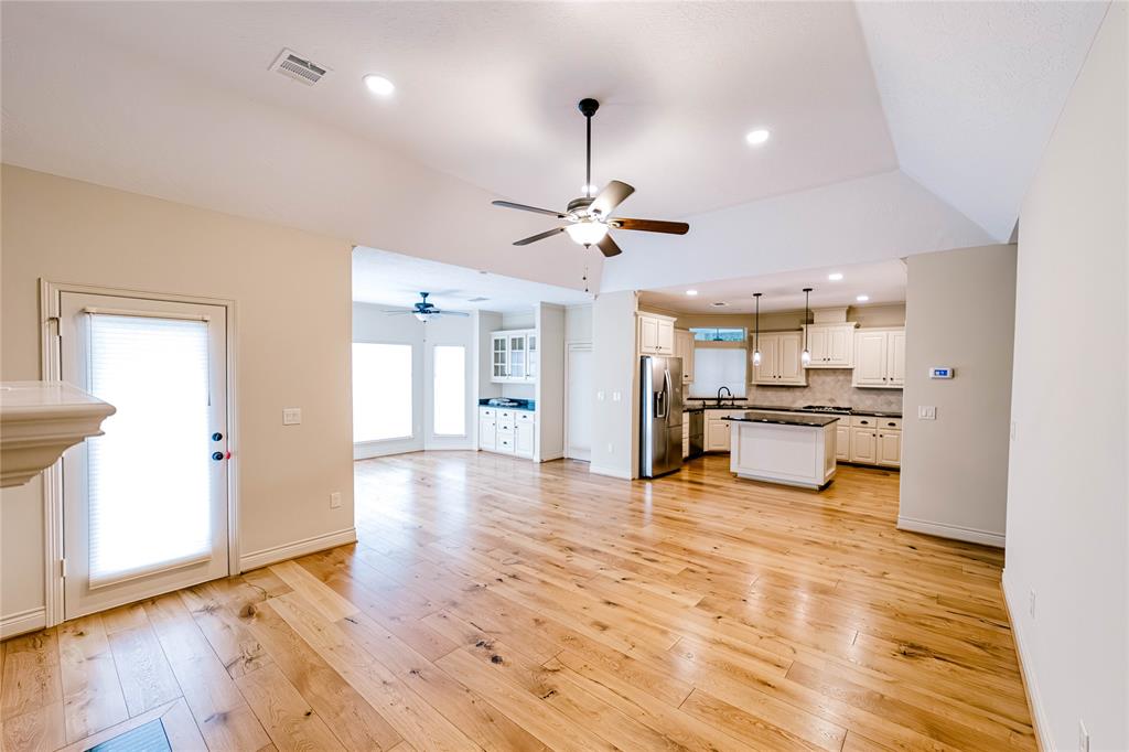 7 New Oak Trail, Humble, Texas image 31