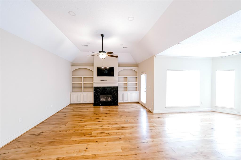 7 New Oak Trail, Humble, Texas image 28