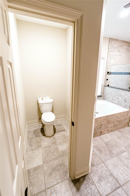 7 New Oak Trail, Humble, Texas image 26
