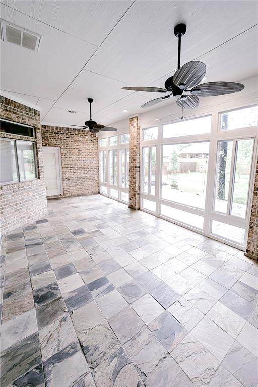 7 New Oak Trail, Humble, Texas image 43