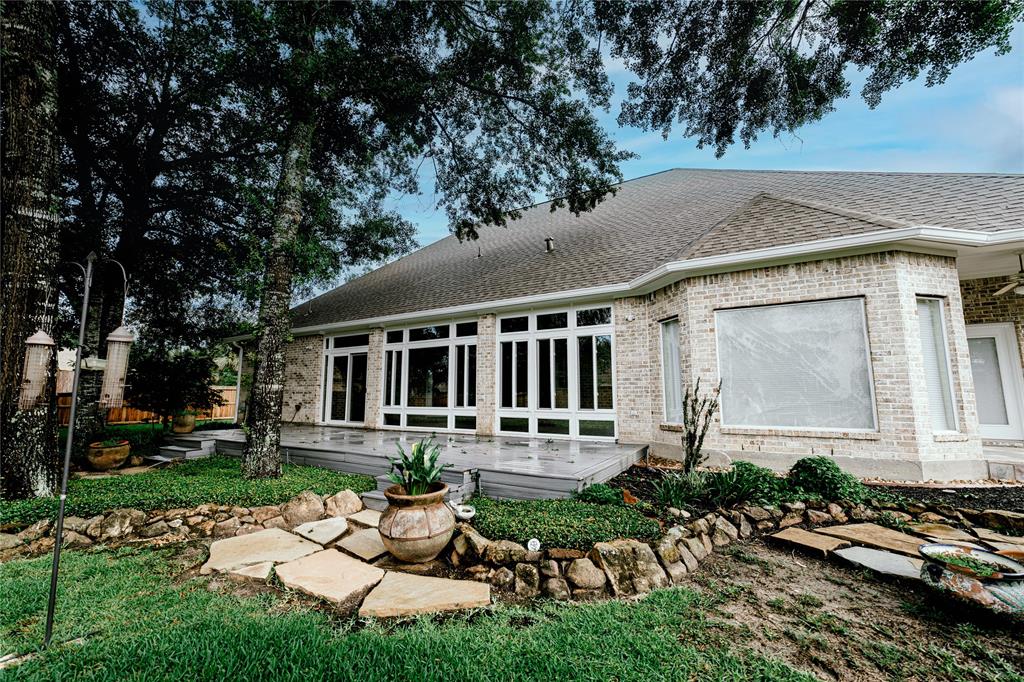 7 New Oak Trail, Humble, Texas image 6
