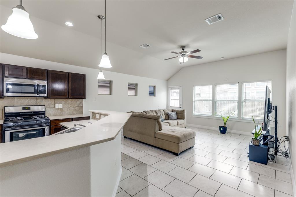 619 Palo Alto Court, Rosharon, Texas image 6