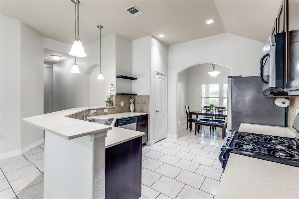 619 Palo Alto Court, Rosharon, Texas image 8