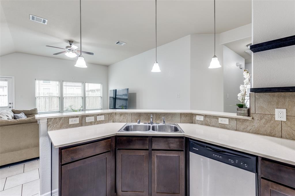 619 Palo Alto Court, Rosharon, Texas image 7