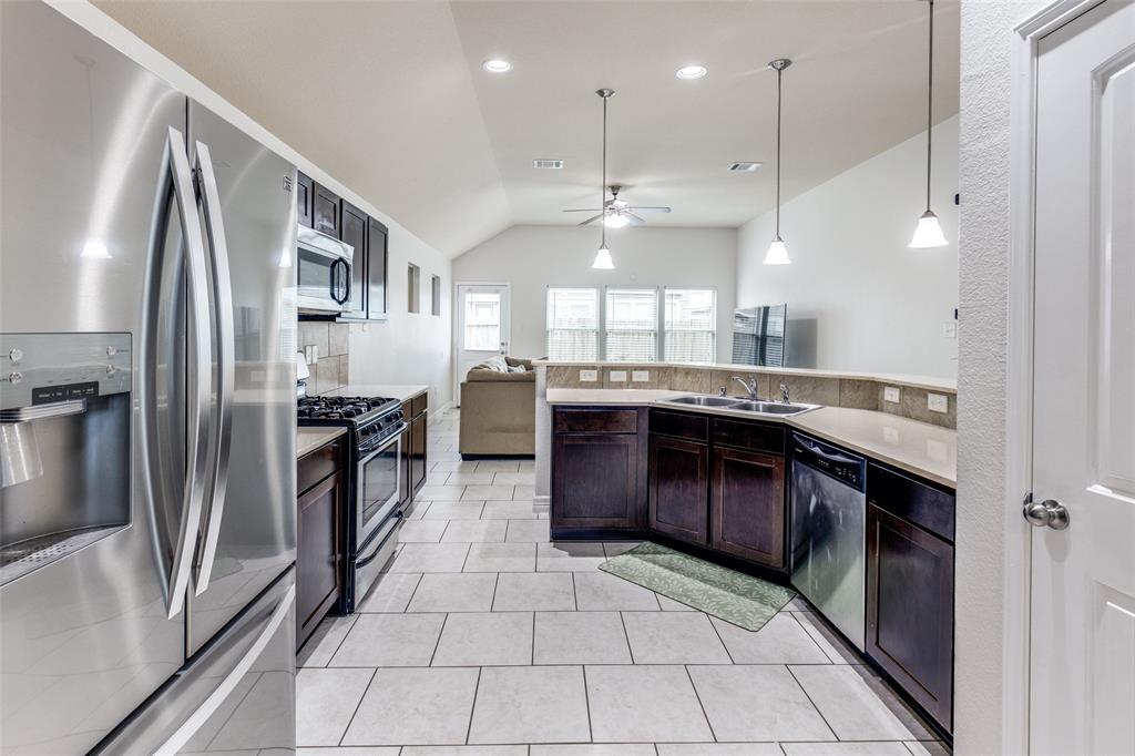 619 Palo Alto Court, Rosharon, Texas image 17