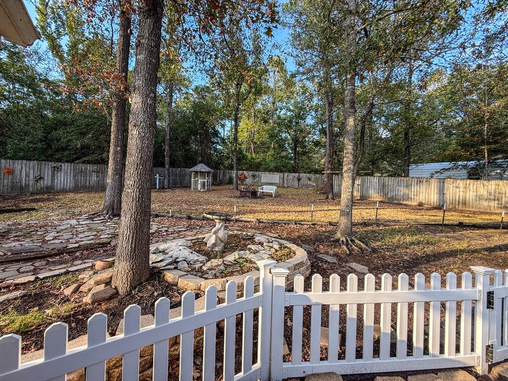 266 Apple Grove, Livingston, Texas image 32