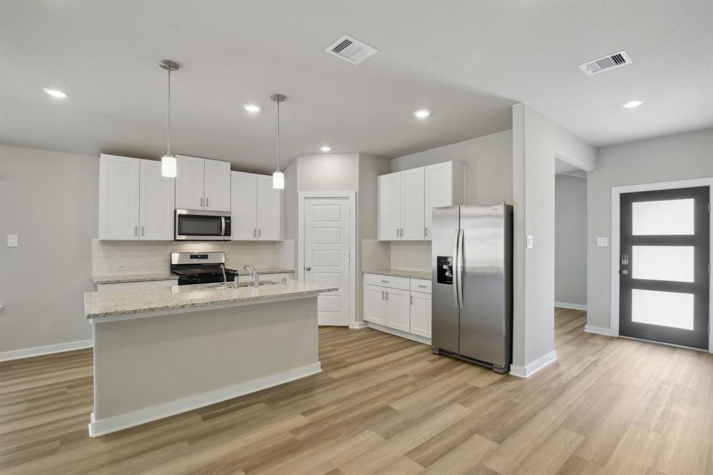 1492 Waggoner Ranch Trail, Conroe, Texas image 2