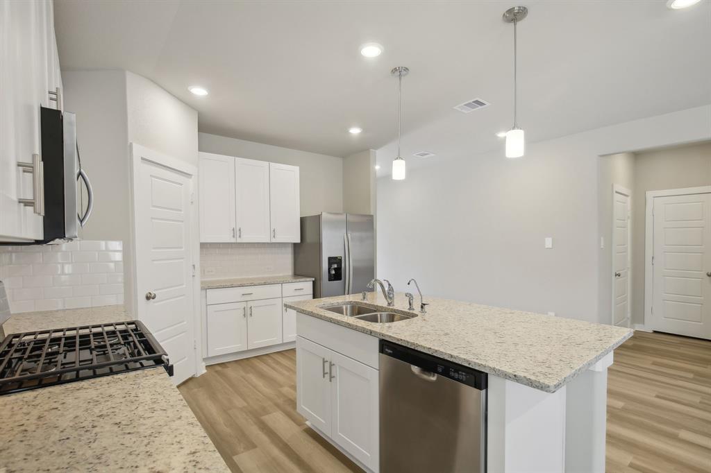 1492 Waggoner Ranch Trail, Conroe, Texas image 4