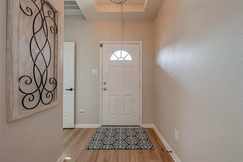 Photo 4 of 40 of 191 Country Crossing Circle house
