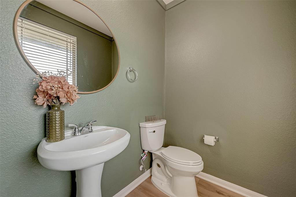 Photo 8 of 40 of 191 Country Crossing Circle house