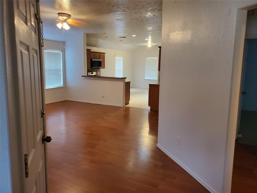 2106 Acorn Glen Trail, Fresno, Texas image 2