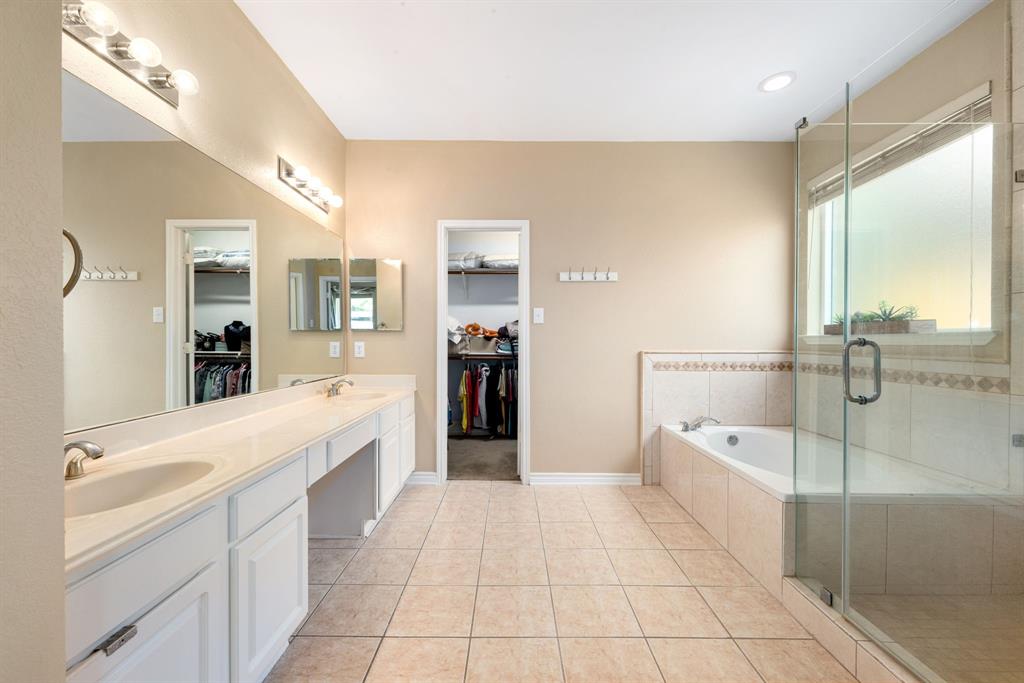 3319 Coastwood Lane, Pearland, Texas image 16