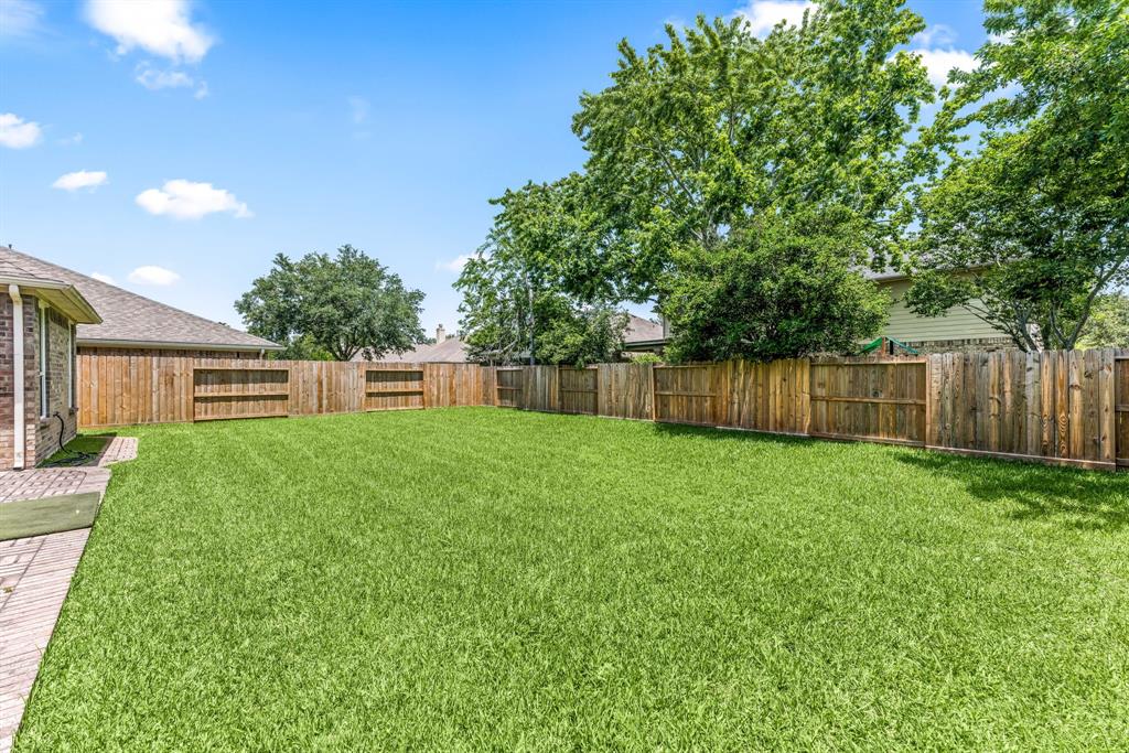 3319 Coastwood Lane, Pearland, Texas image 24
