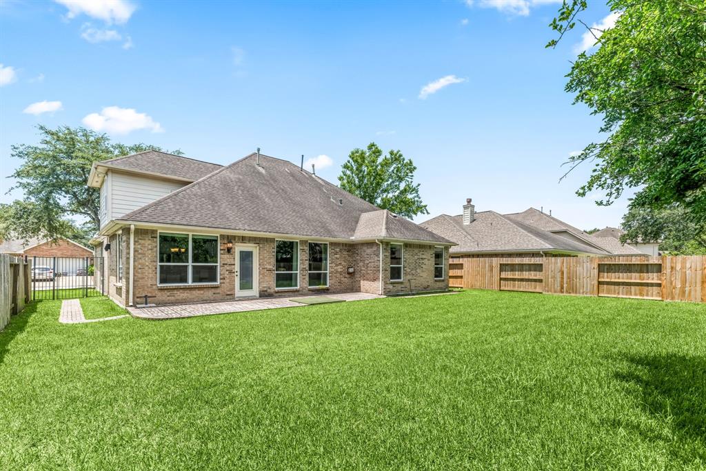 3319 Coastwood Lane, Pearland, Texas image 26