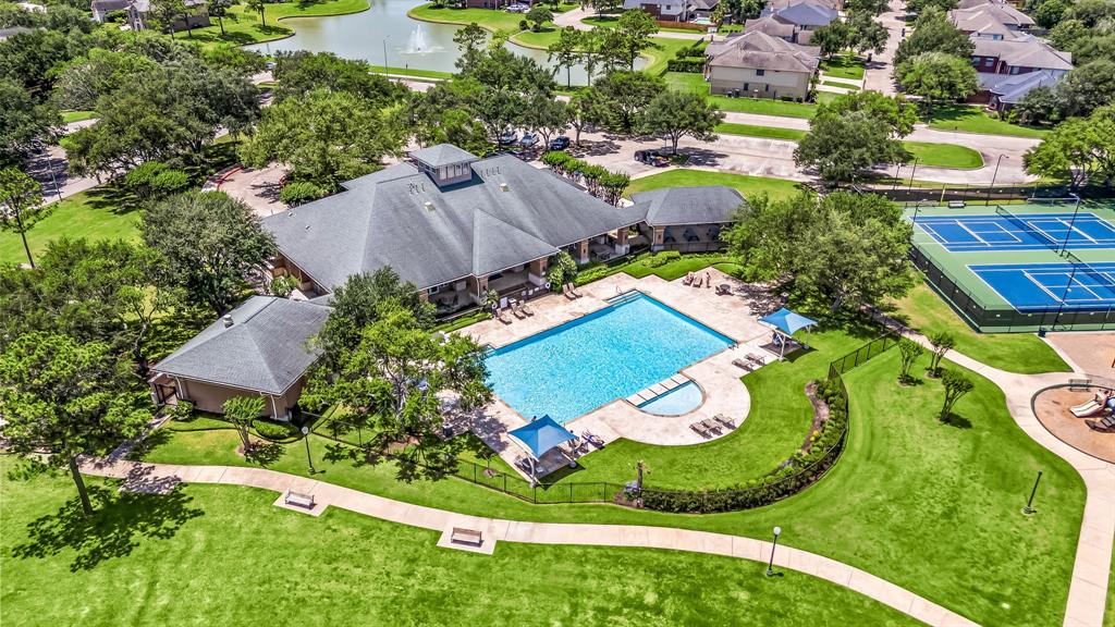 3319 Coastwood Lane, Pearland, Texas image 29