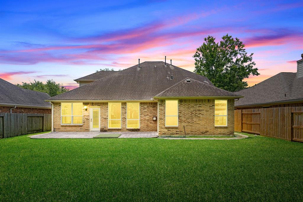 3319 Coastwood Lane, Pearland, Texas image 27
