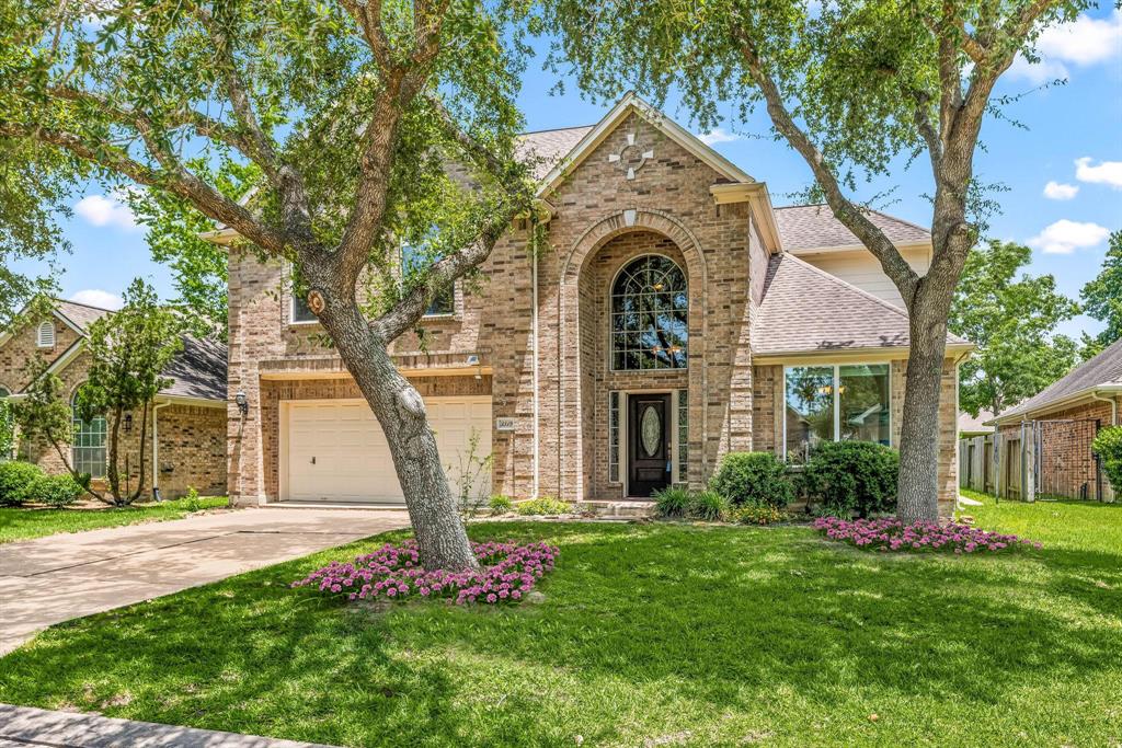 3319 Coastwood Lane, Pearland, Texas image 2