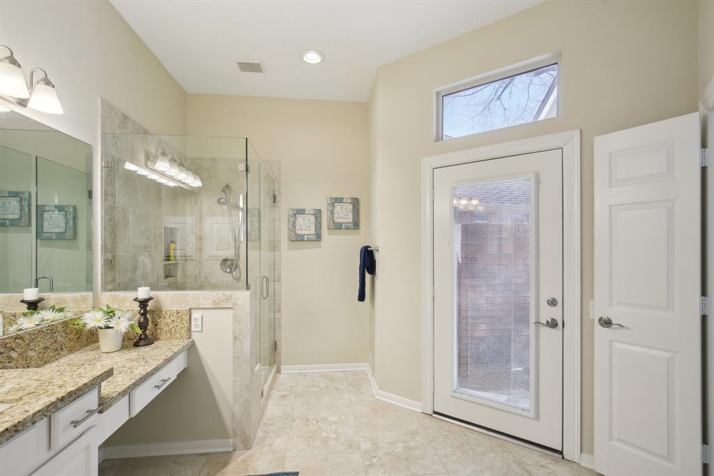 139 E Northcastle Circle, The Woodlands, Texas image 25