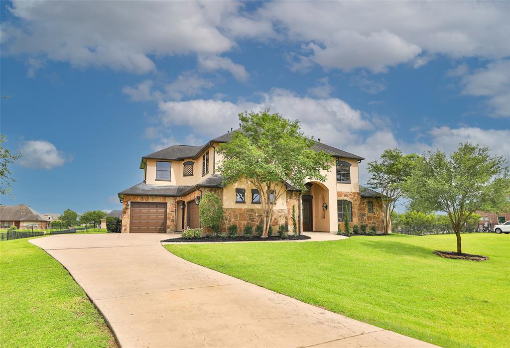 8410 Den Oak Drive