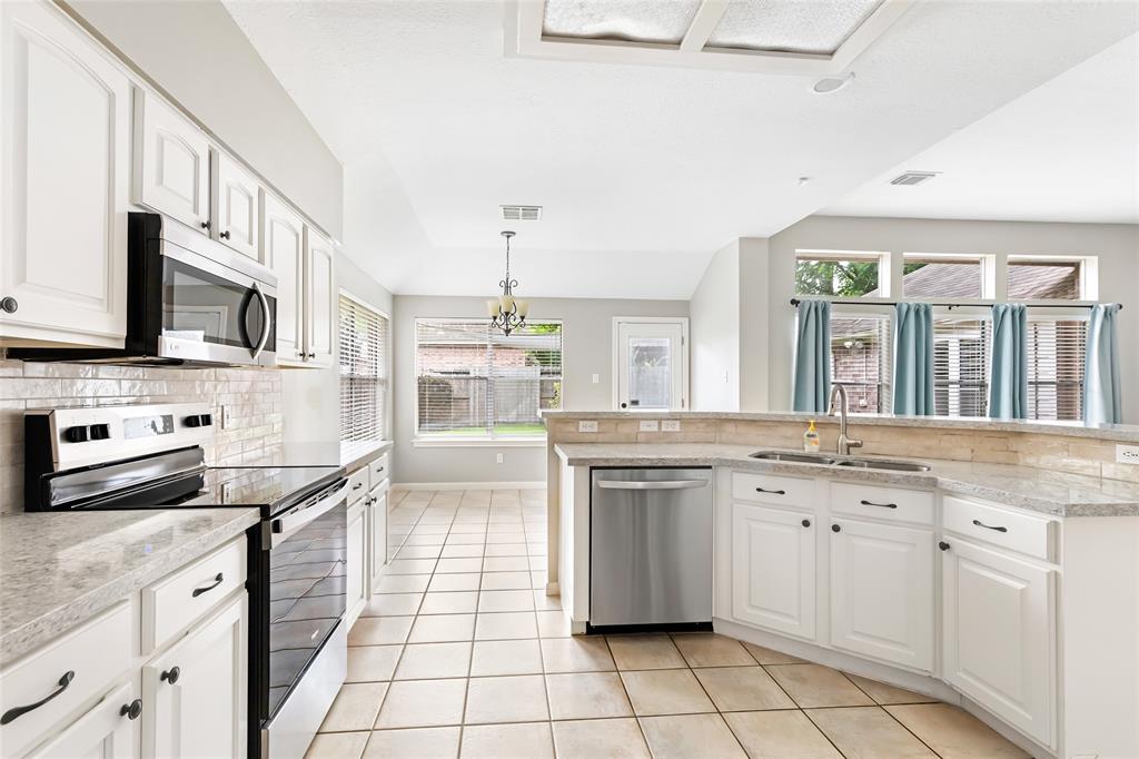 20914 Kings Clover Court, Humble, Texas image 12