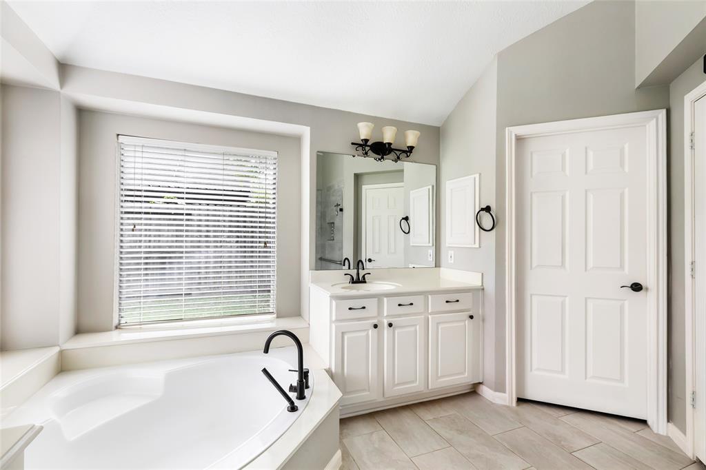 20914 Kings Clover Court, Humble, Texas image 26