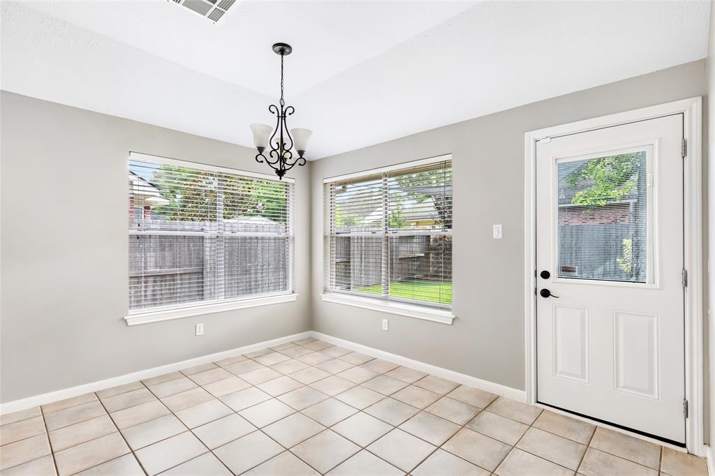 20914 Kings Clover Court, Humble, Texas image 14