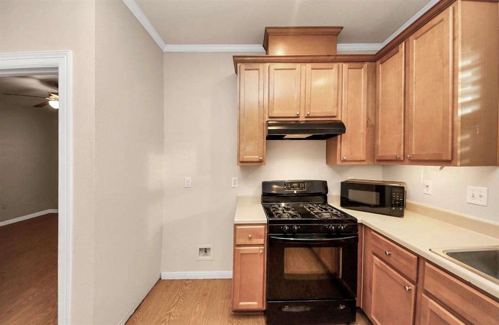 5323 Menard Avenue, Galveston, Texas image 12