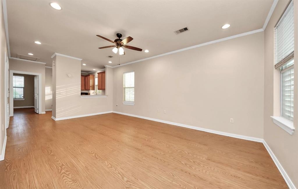 5323 Menard Avenue, Galveston, Texas image 3