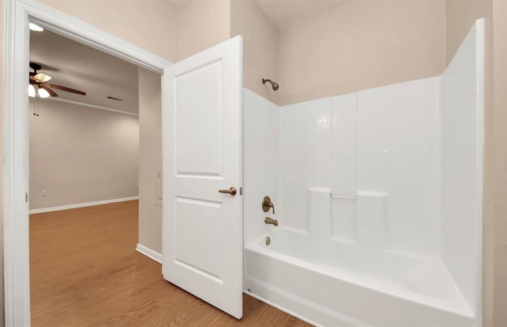 5323 Menard Avenue, Galveston, Texas image 19