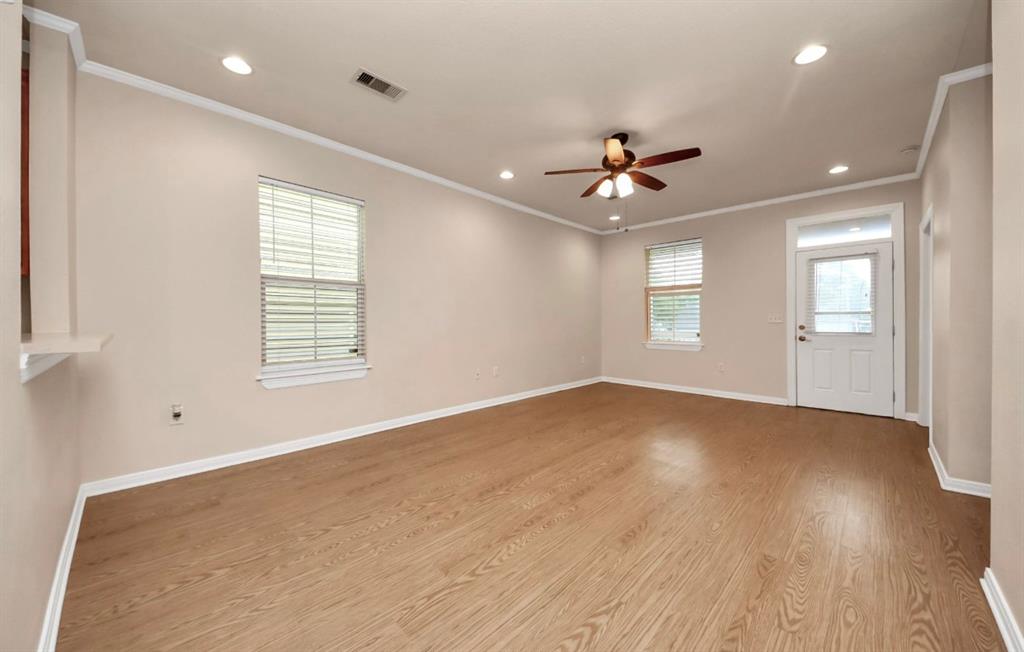 5323 Menard Avenue, Galveston, Texas image 6