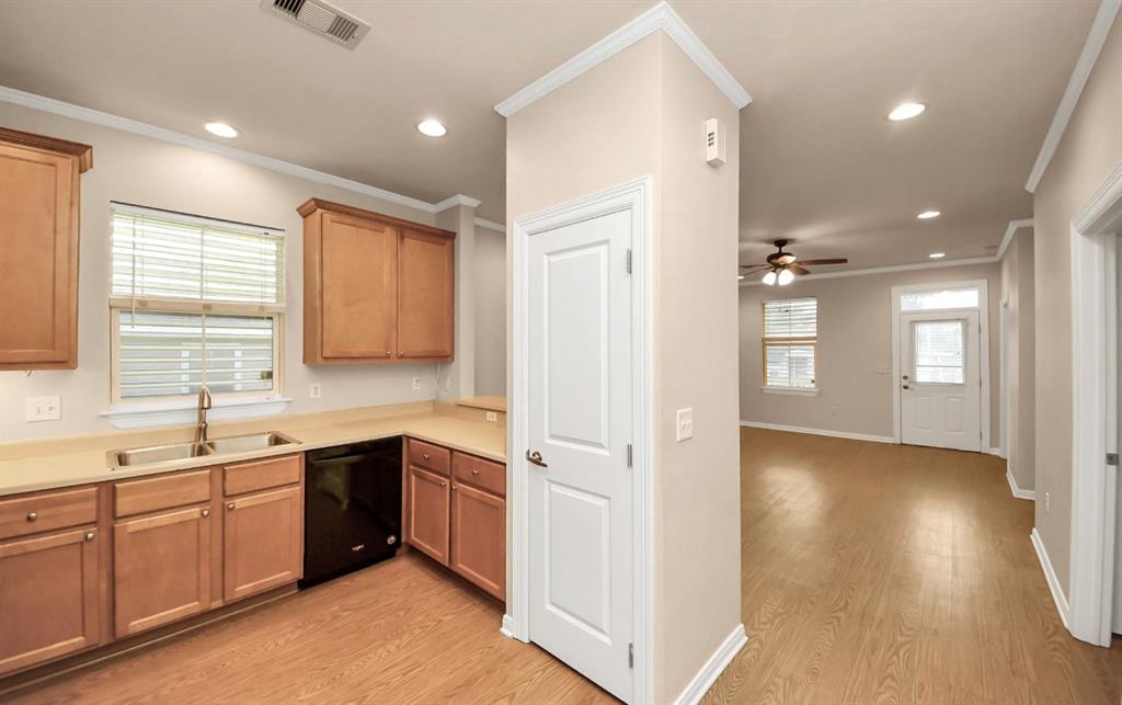 5323 Menard Avenue, Galveston, Texas image 15