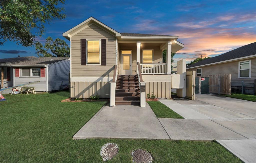5323 Menard Avenue, Galveston, Texas image 1