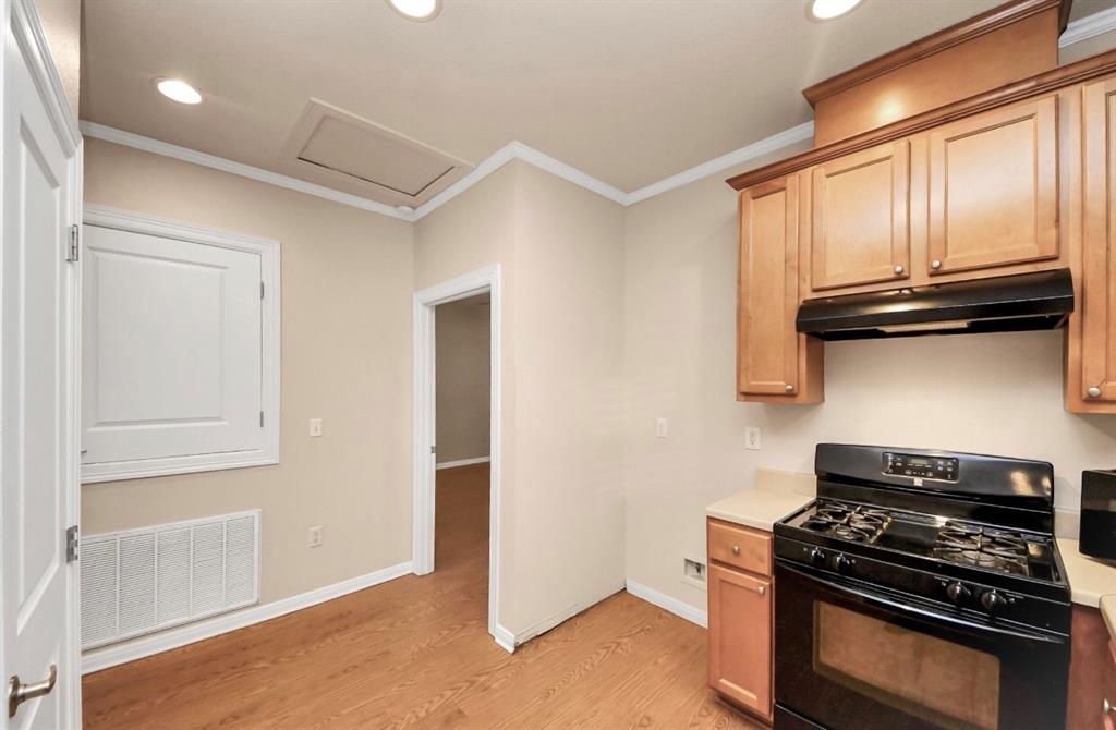 5323 Menard Avenue, Galveston, Texas image 10