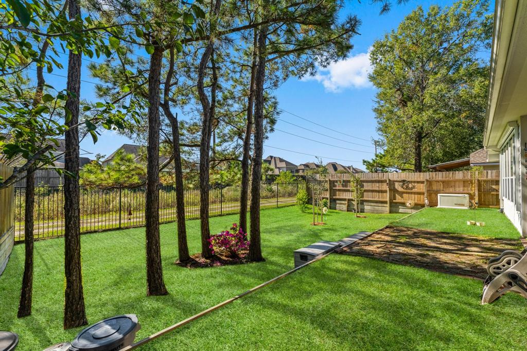 15235 Scenic Woodland Drive, Conroe, Texas image 31