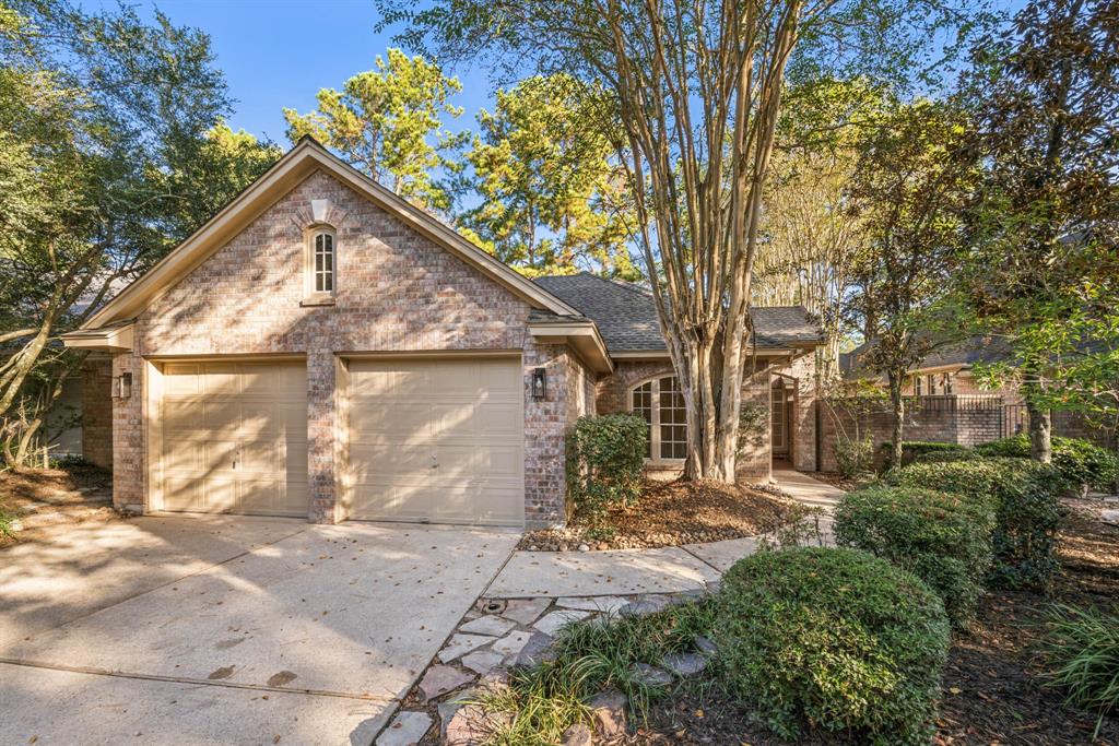 66 Vista Cove Drive, The Woodlands, Texas image 1